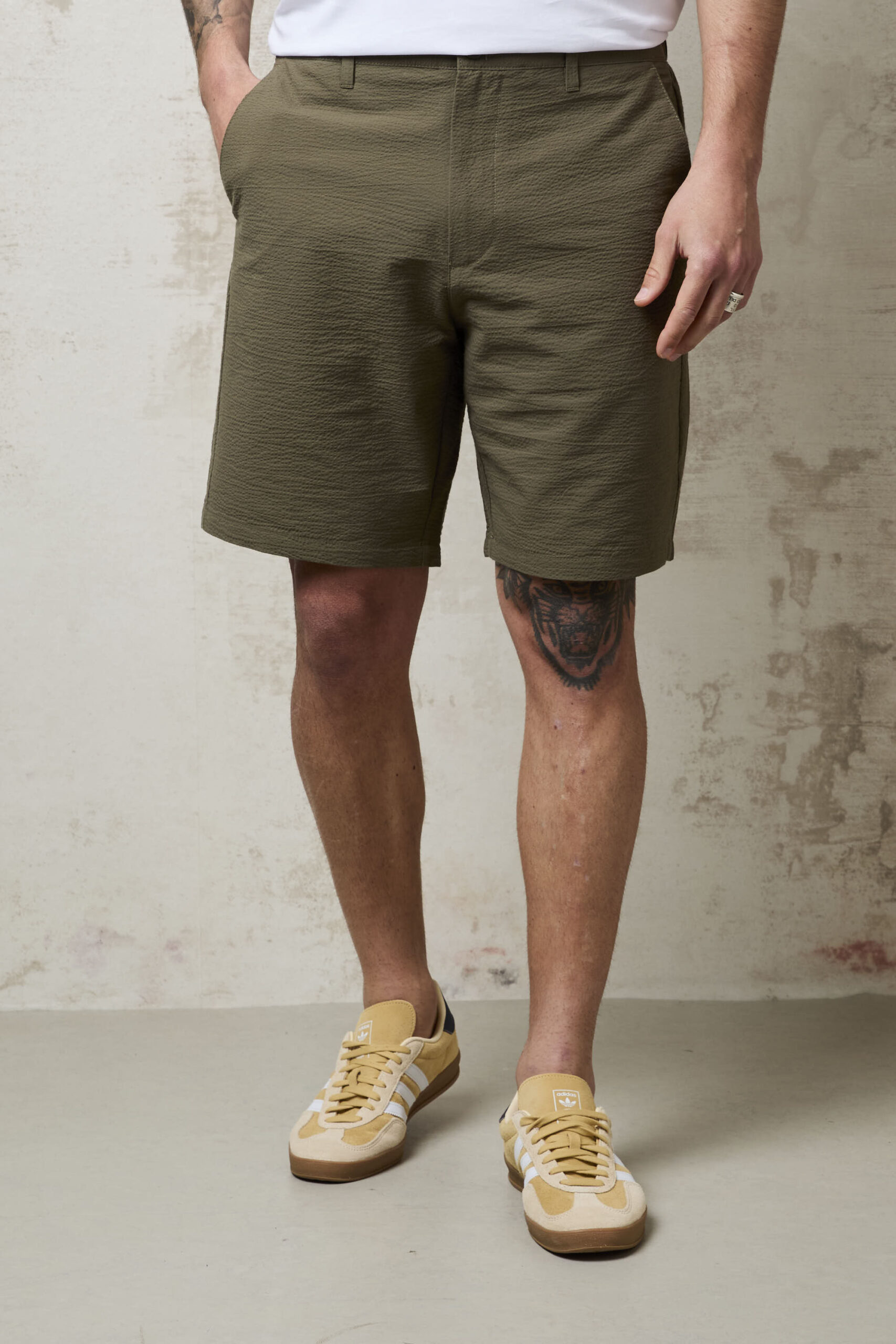 Adumim 1050 Men's Green Bermuda Shorts - Stylish & Comfortable Summer Shorts