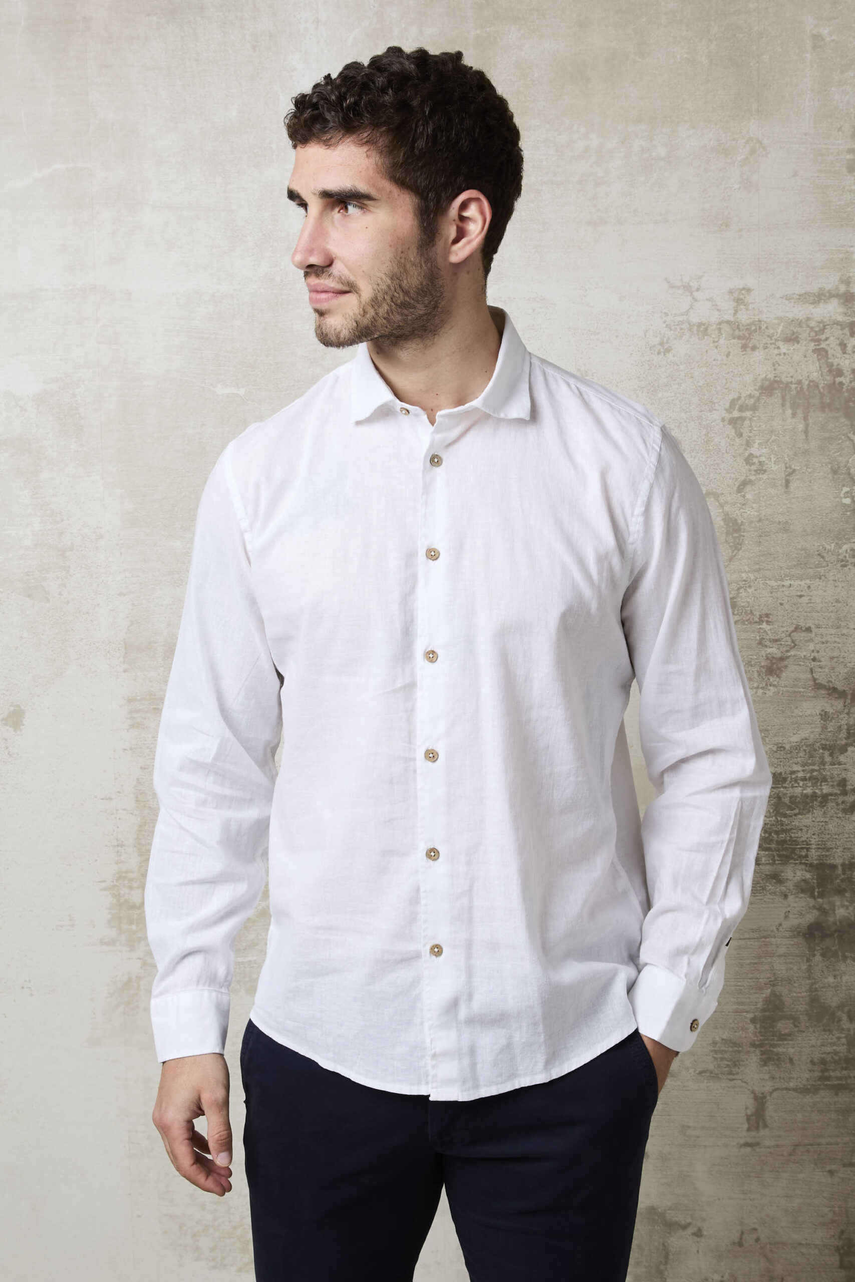 Parrion 1712 Men's White Linen Shirt - Lightweight & Stylish Summer Shirt - Image 2