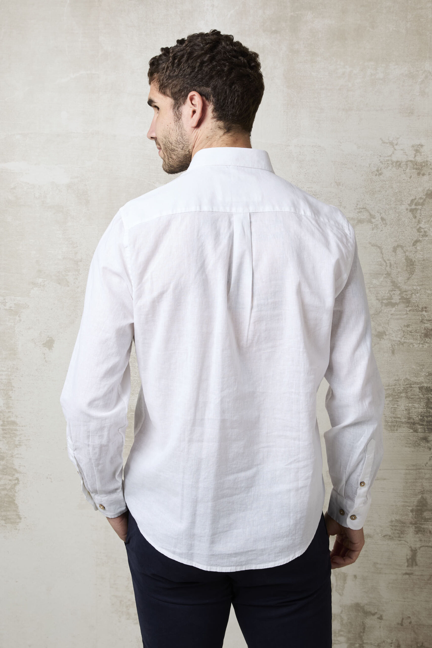 Parrion 1712 Men's White Linen Shirt - Lightweight & Stylish Summer Shirt - Image 4