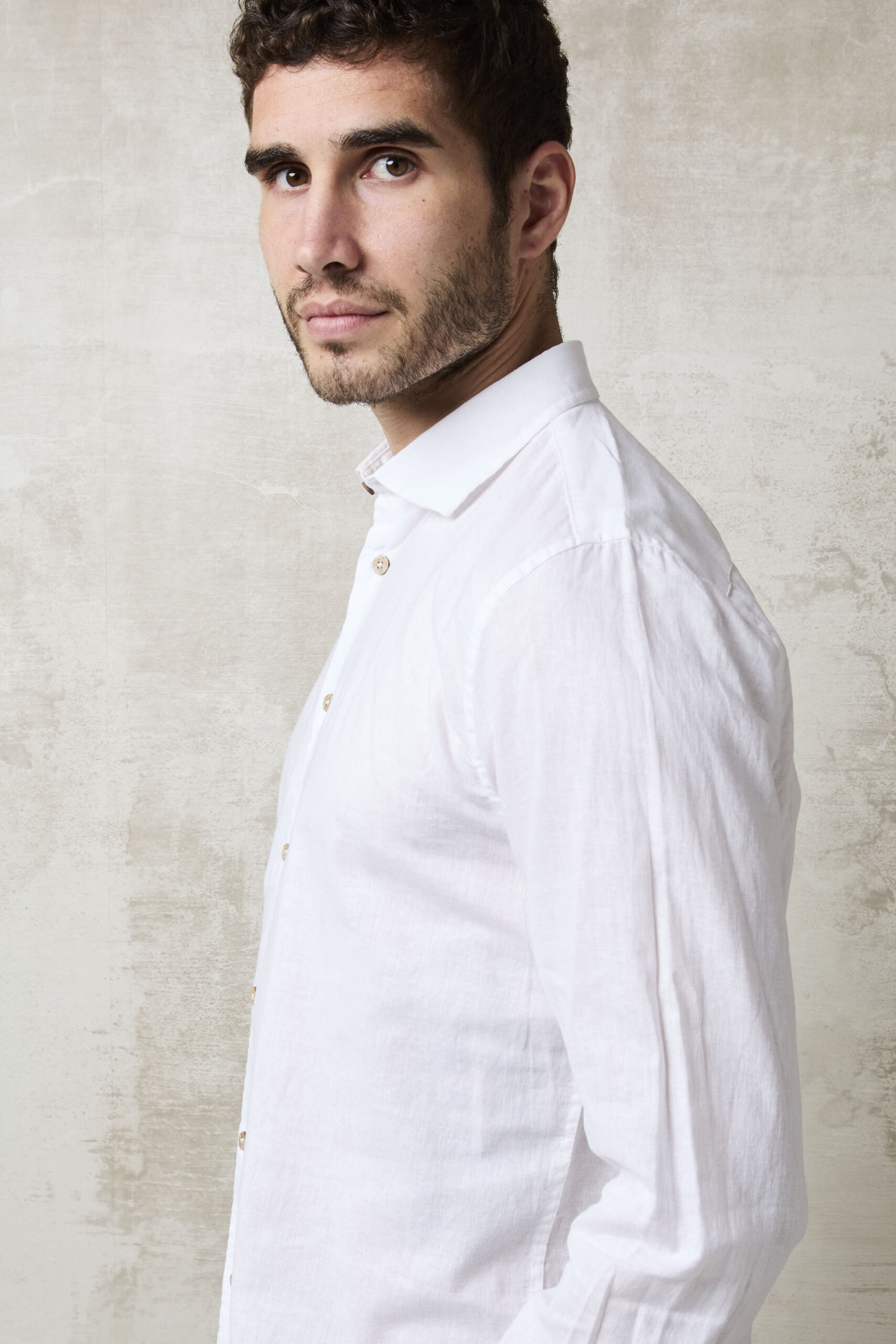 Parrion 1712 Men's White Linen Shirt - Lightweight & Stylish Summer Shirt - Image 5